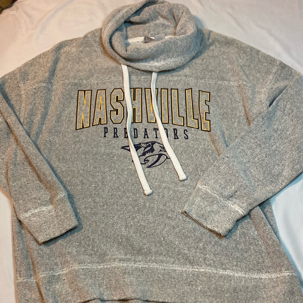 Liv Casual Nashville Predators  Hockey Gray NHL Turtleneck Pullover Sweatshirt S